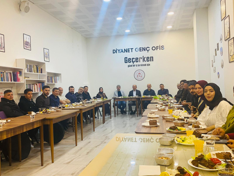 4.⁠ ⁠Sınıf İkinci Öğretim Mezuniyet Programı Büyük Bir Coşku ve Samimiyetle Gerçekleştirildi